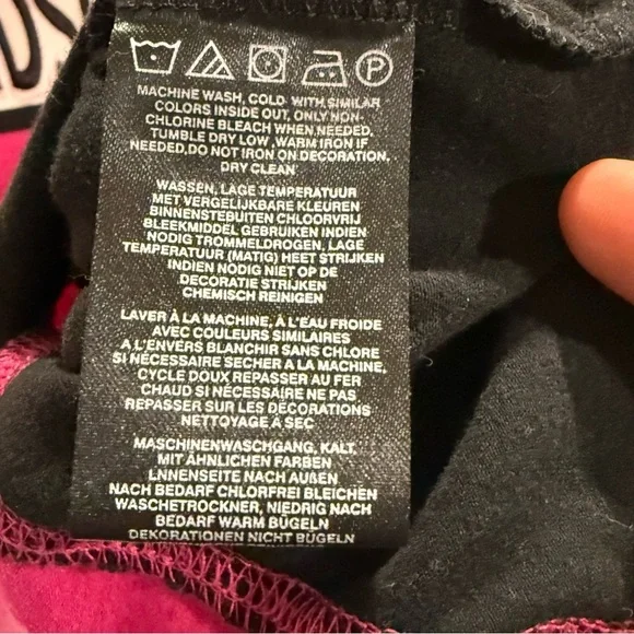 Women’s Harley Davidson Motorcycle shirt
Colorblock 1/4 zip short sleeve Size M - Picture 6 of 6